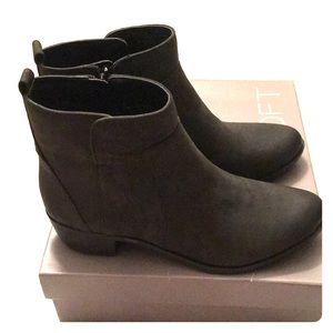 Size 8 LOFT Casey Short Ankle Boots